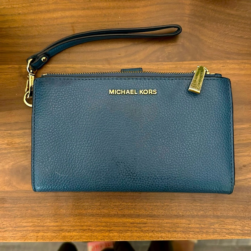 Michael KORS Adele leather smart phone wallet
